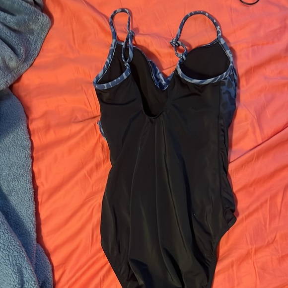 Women's Twist-Front Over the Shoulder One Piece Swimsuit Aqua Green Navy Blue M - Picture 2 of 4